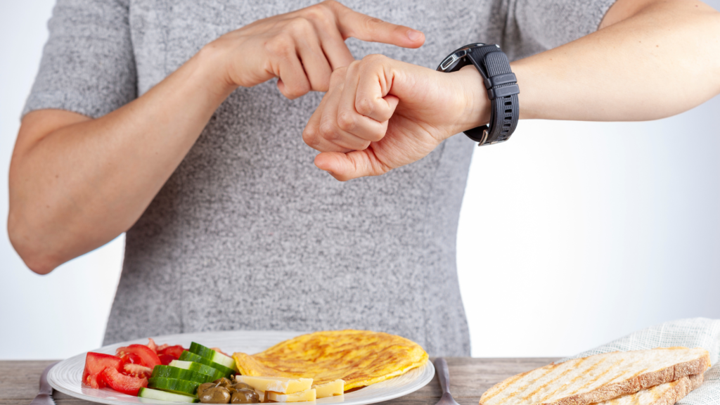 در رژیم غذایی فستینگ تمرکز اصلی بر روی زمان غذا خوردن شما است .